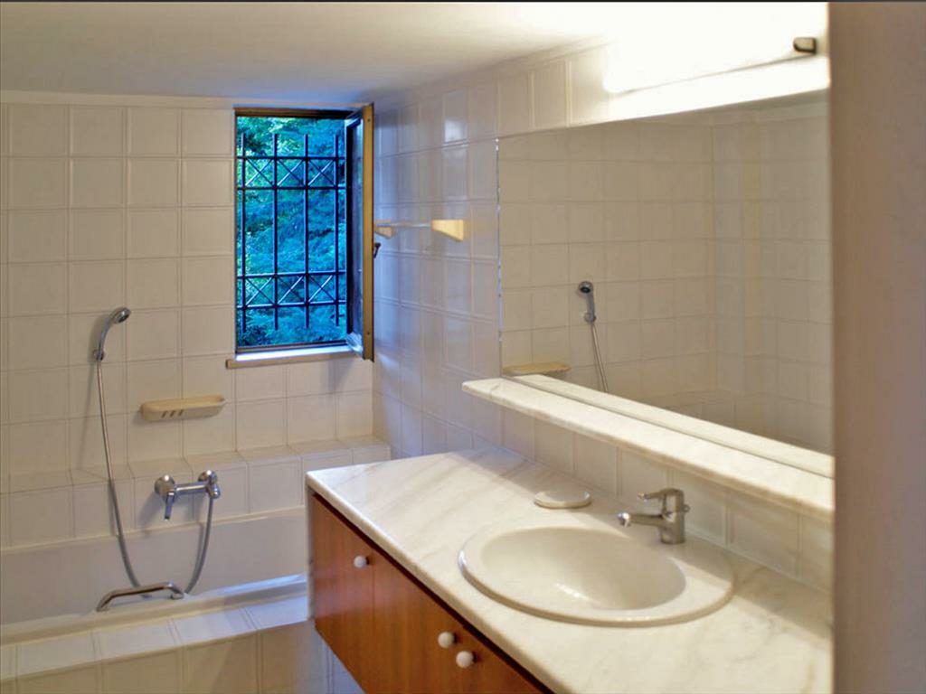 6-bedroom Detached House In Kifissia, Greece (405 M²)
