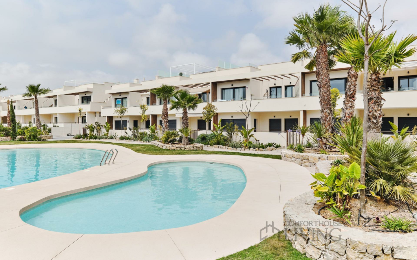 2-bedroom Penthouse In Torrevieja, Spain (176 M²)