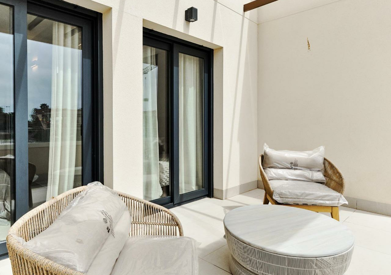 2-bedroom Penthouse In Torrevieja, Spain (176 M²)