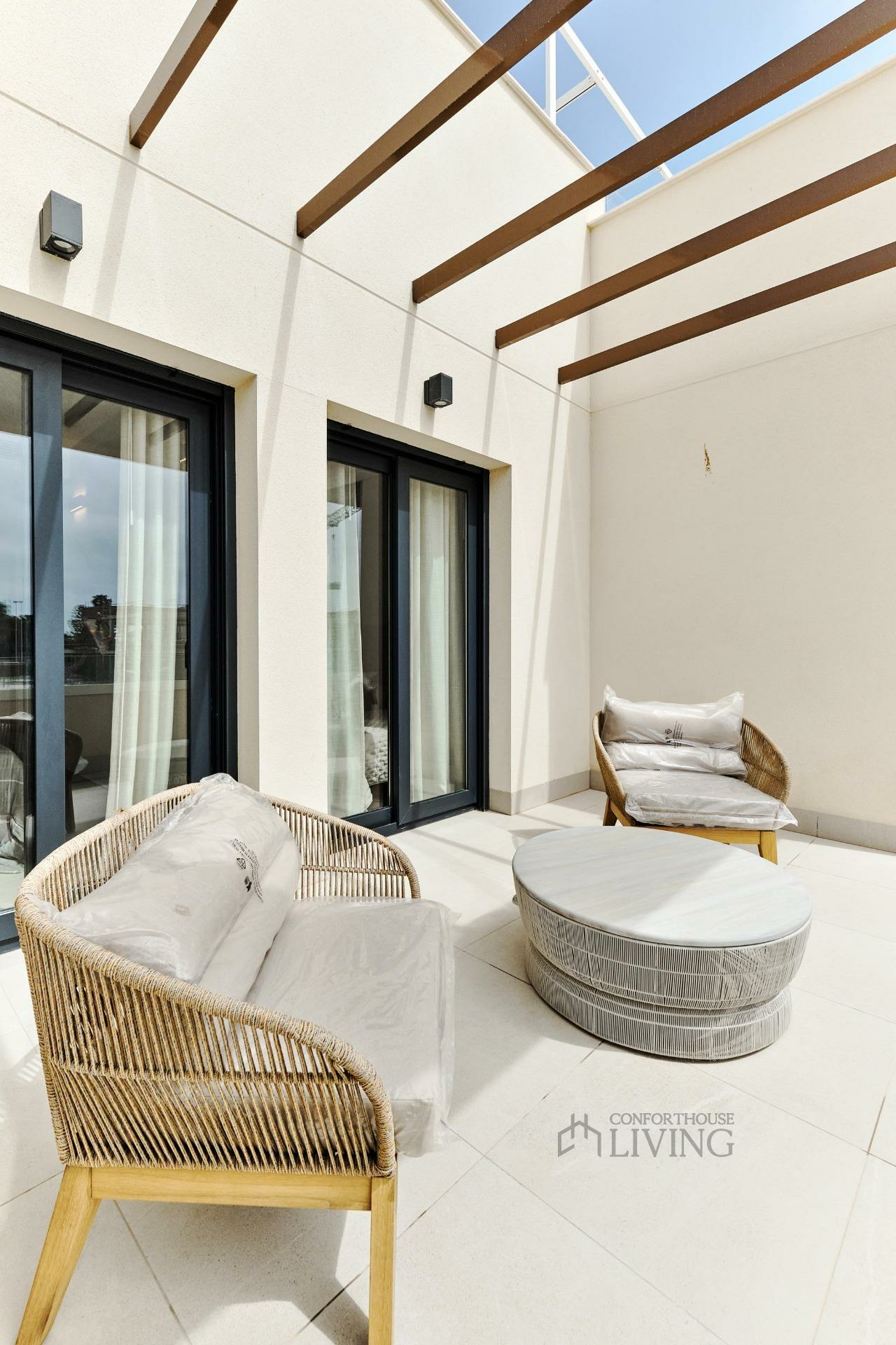 2-bedroom Penthouse In Torrevieja, Spain (176 M²)