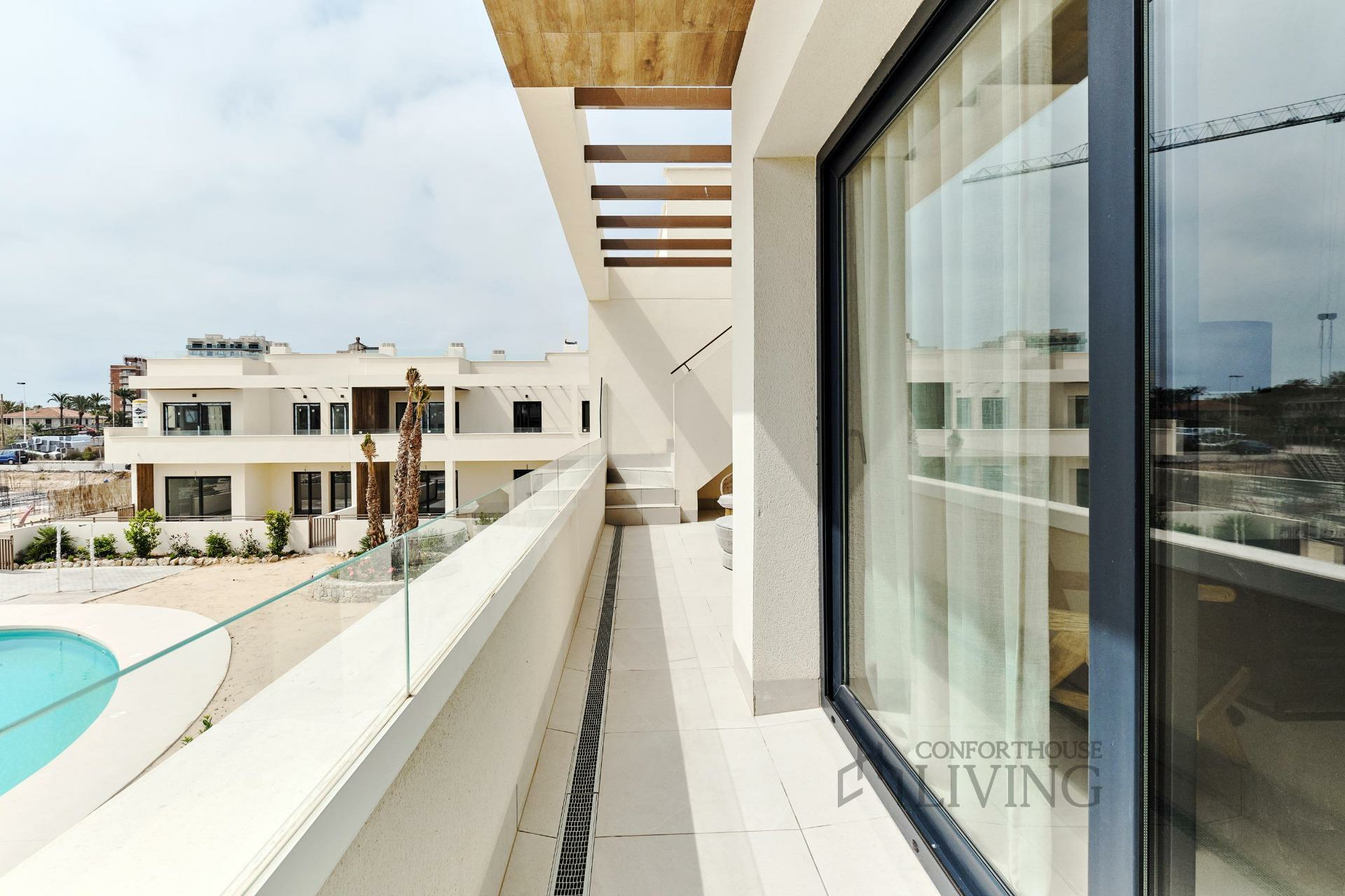 2-bedroom Penthouse In Torrevieja, Spain (176 M²)