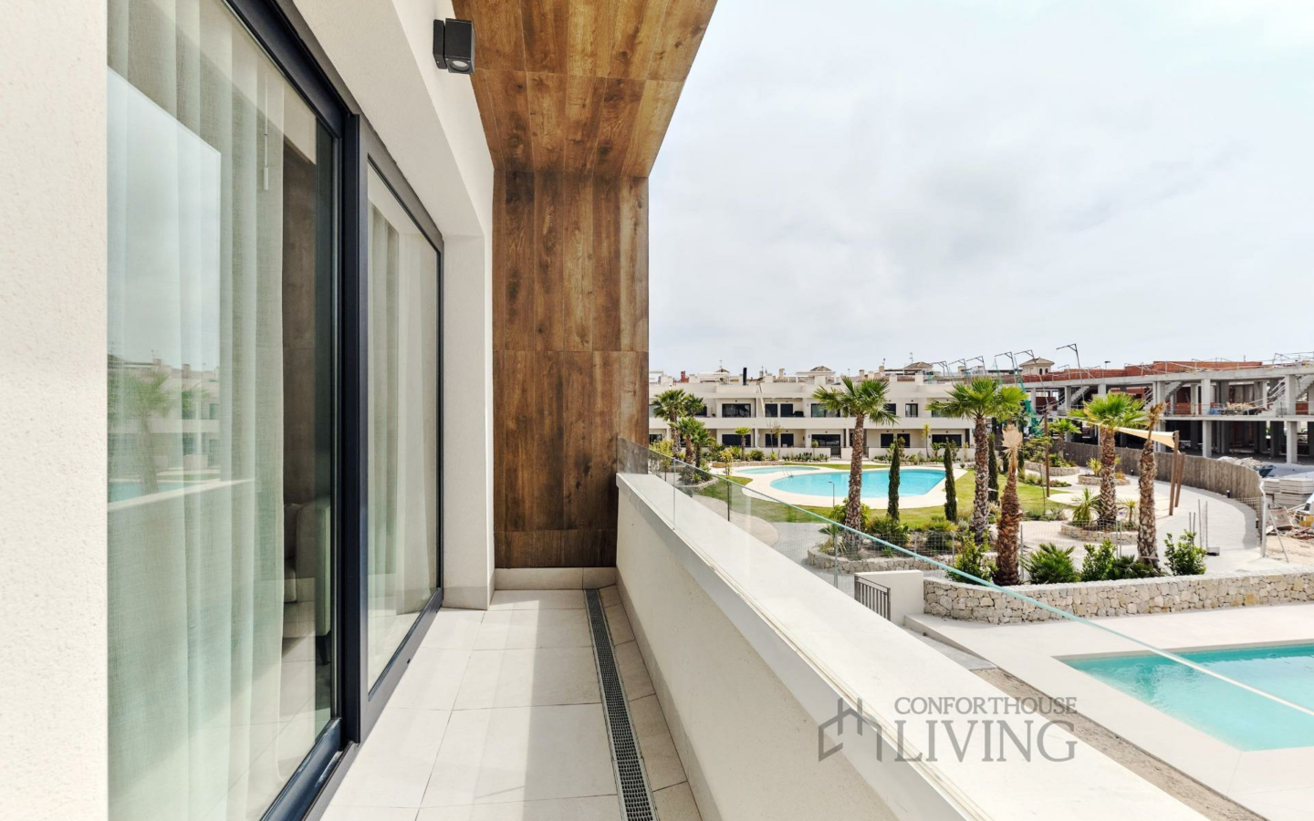 2-bedroom Penthouse In Torrevieja, Spain (176 M²)