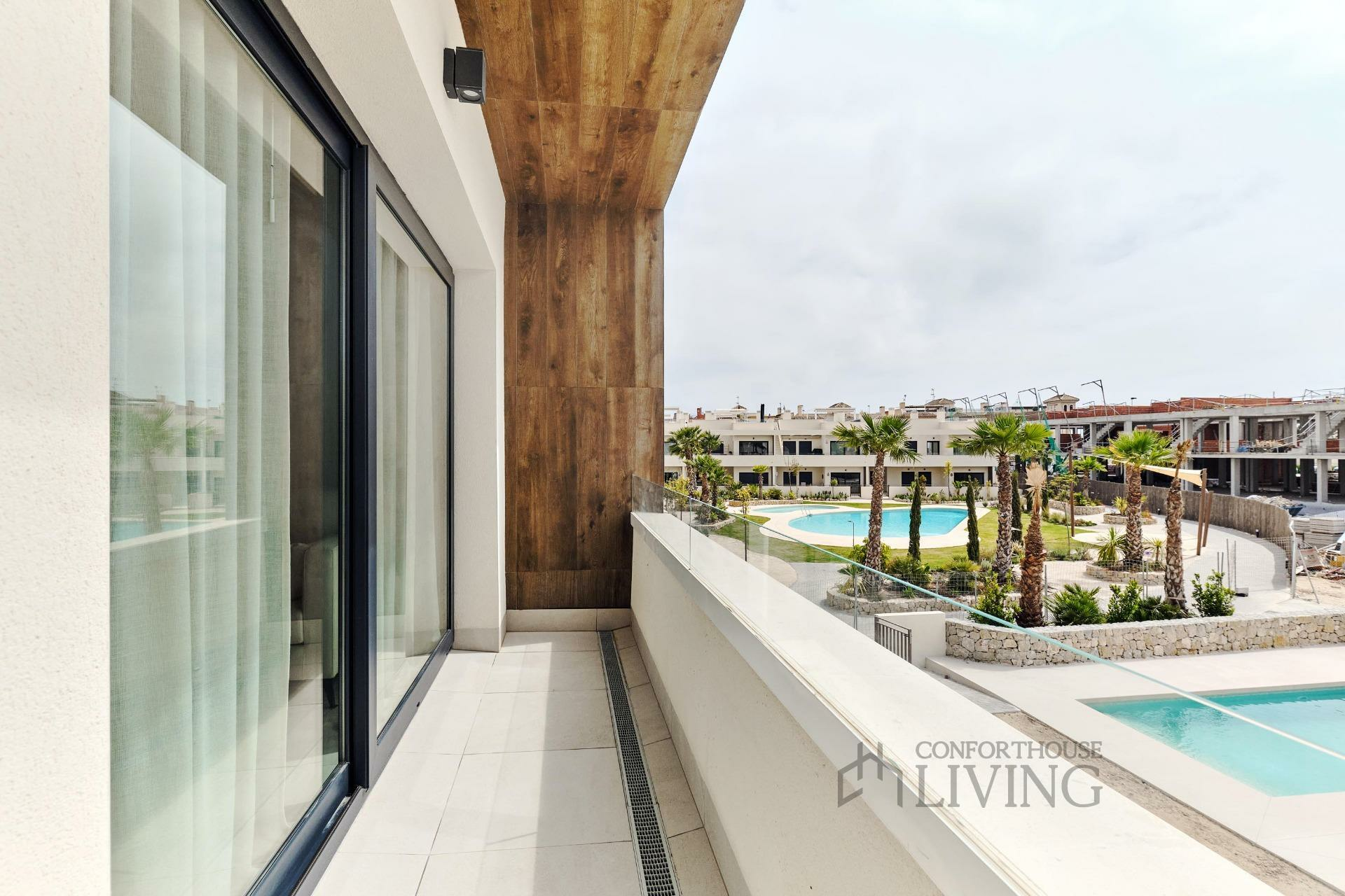 2-bedroom Penthouse In Torrevieja, Spain (176 M²)