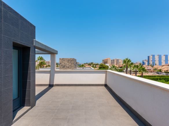 3-bedroom Villa In Villajoyosa, Spain (103 M²)