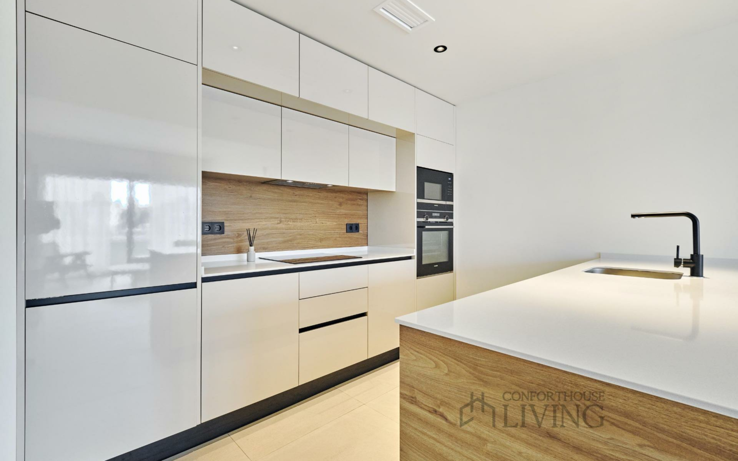 2-bedroom Penthouse In Torrevieja, Spain (191 M²)