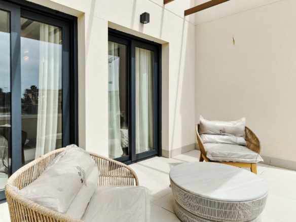 2-bedroom Penthouse In Torrevieja, Spain (191 M²)