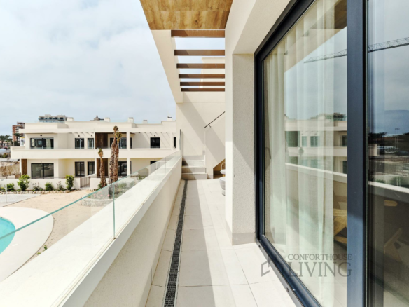 2-bedroom Penthouse In Torrevieja, Spain (191 M²)