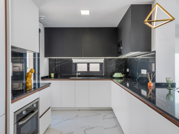 2-bedroom Bungalow In San Miguel De Salinas, Spain (163 M²)