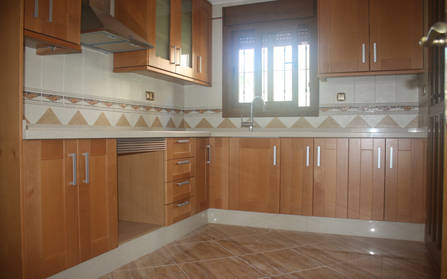 3-bedroom Villa In Torrevieja, Spain (319 M²)