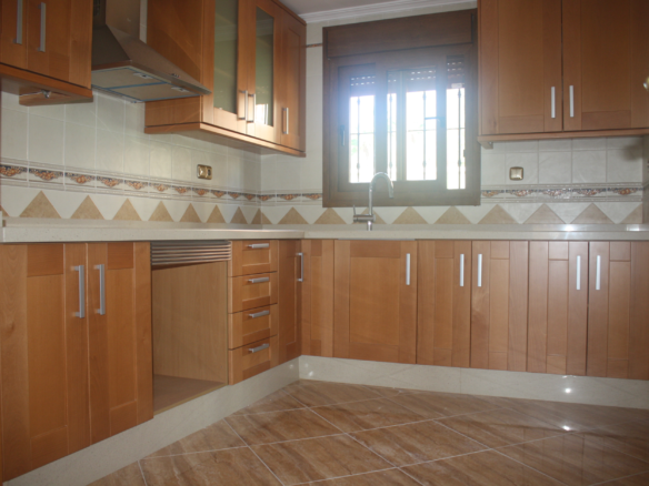 3-bedroom Villa In Torrevieja, Spain (319 M²)