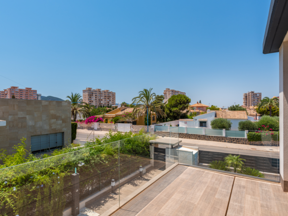 3-bedroom Villa In Villajoyosa, Spain (103 M²)