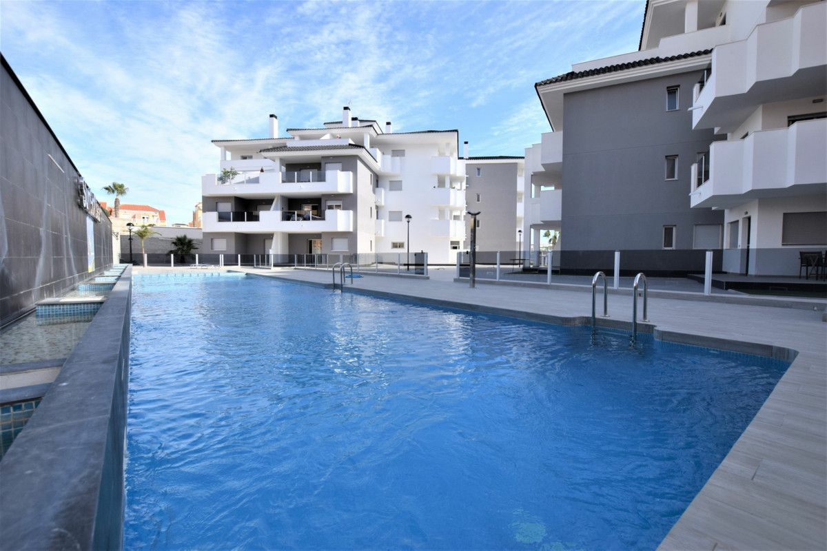 2-bedroom Apartment In Orihuela Costa, Spain (65 M²)
