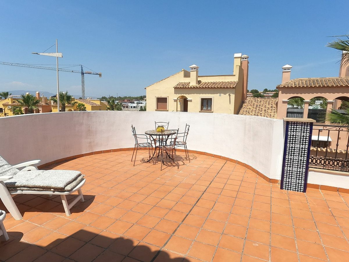 3-bedroom Villa In Algorfa, Spain (167 M²)