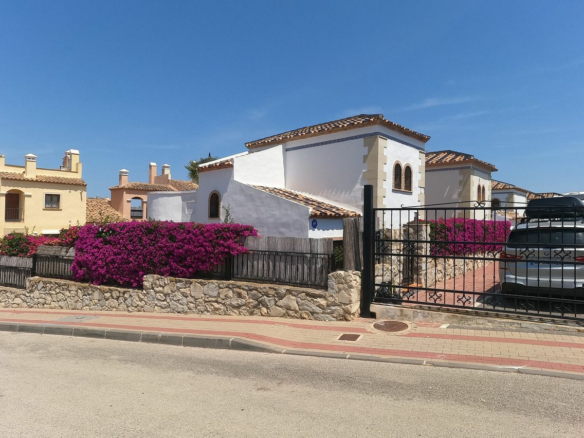 3-bedroom Villa In Algorfa, Spain (167 M²)