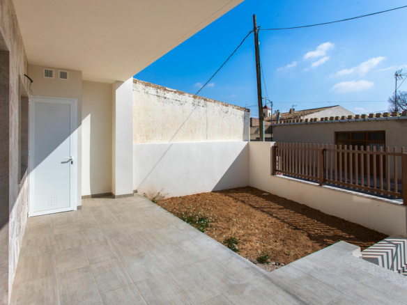 3-bedroom Bungalow In Hondón De Las Nieves, Spain (120 M²)