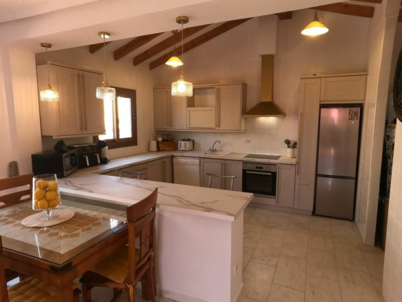 3-bedroom Villa In Algorfa, Spain (167 M²)
