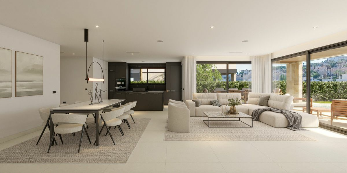 4-bedroom Villa In Estepona, Spain (372 M²)