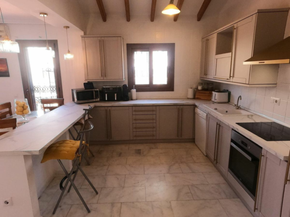 3-bedroom Villa In Algorfa, Spain (167 M²)