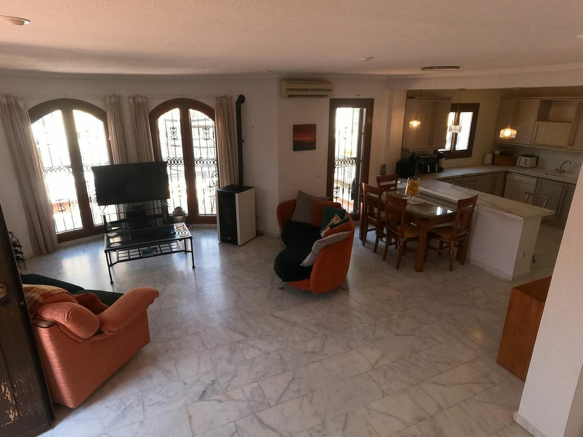 3-bedroom Villa In Algorfa, Spain (167 M²)