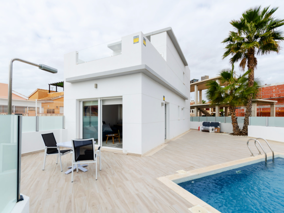 3-bedroom Villa In Torrevieja, Spain (116 M²)