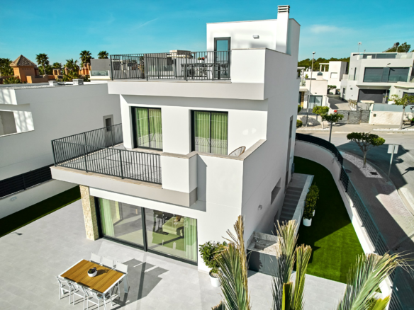 3-bedroom Villa In San Miguel De Salinas, Spain (237 M²)