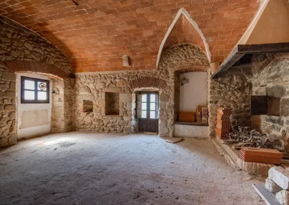 11-bedroom Countryhouse In Castell D’aro, Spain (1.141 M²)