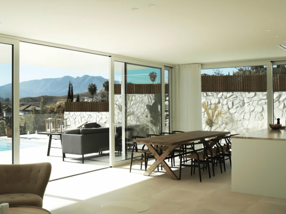 4-bedroom Villa In Las Lagunas De Mijas, Spain (1.023 M²)