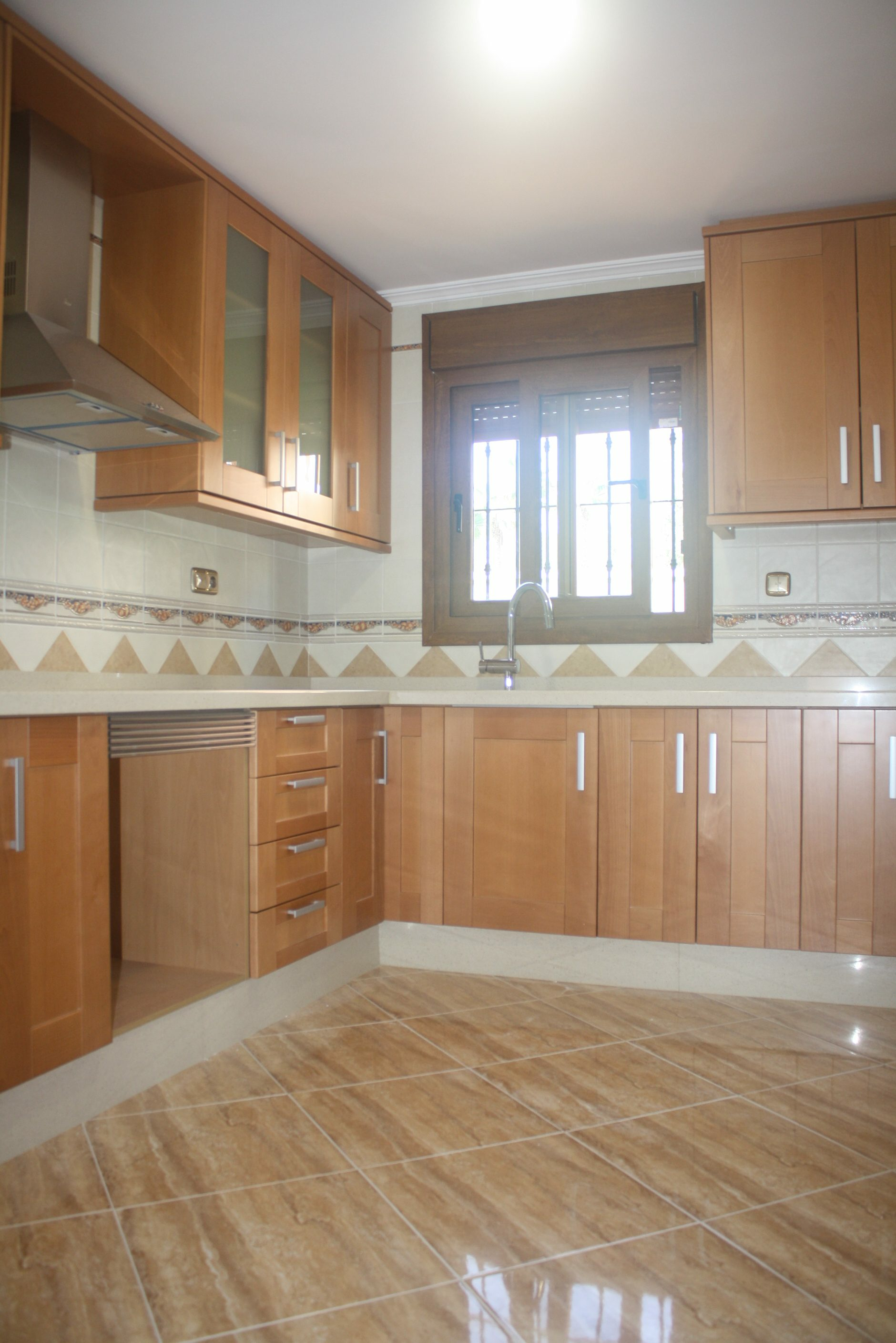 26-9295e6 3-bedroom Villa In Torrevieja, Spain (319 M²)