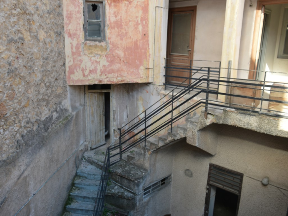 Building In Athens – Center – Center, Greece (622 M²)