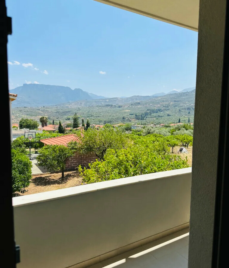 5-bedroom Detached House In Akrata, Greece (190 M²)