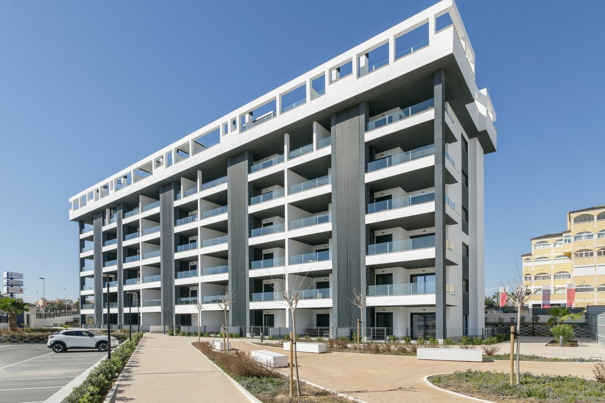 2-bedroom Apartment In Torrevieja, Spain (66 M²)