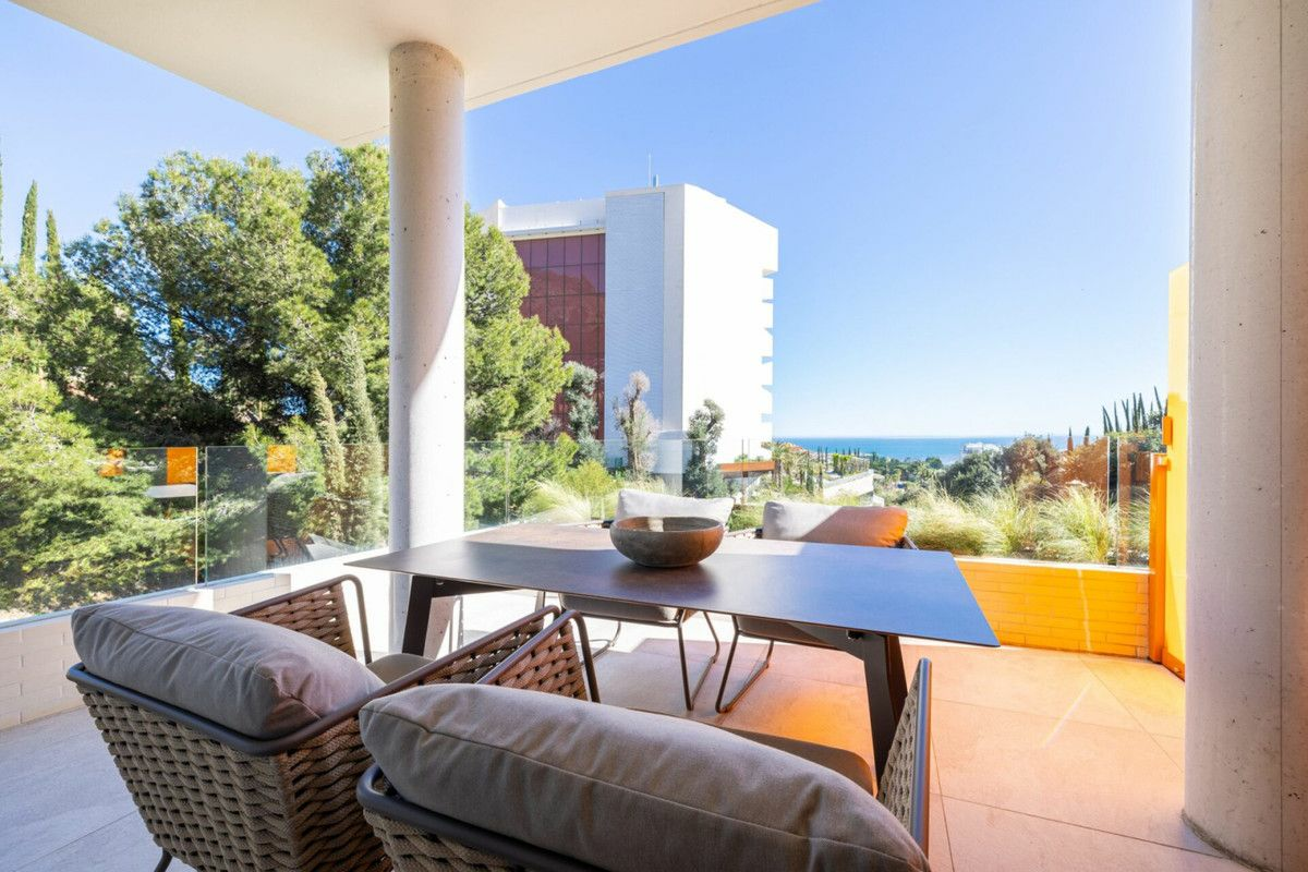 2-bedroom Apartment In Fuengirola, Spain (116 M²)