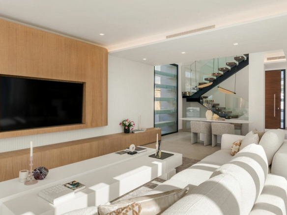 3-bedroom Villa In Casares, Spain (226 M²)