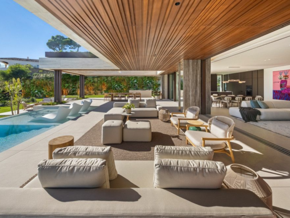 6-bedroom Villa In Benahavis, Spain (937 M²)