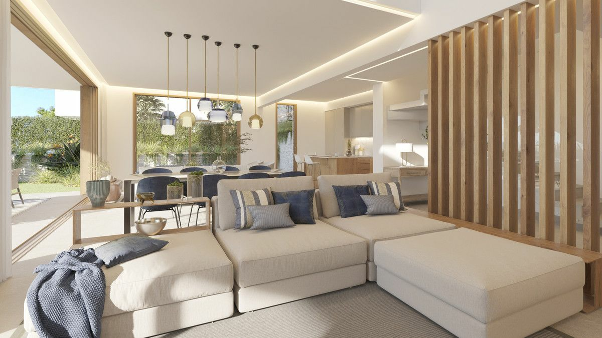 4-bedroom Villa In Estepona, Spain (205 M²)