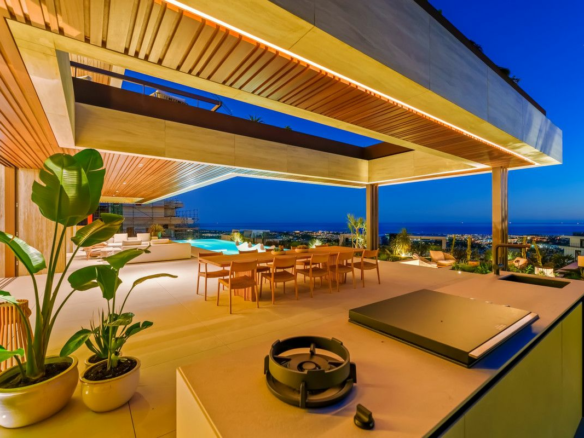 6-bedroom Villa In Benahavis, Spain (937 M²)