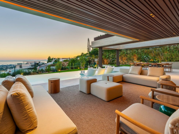 5-bedroom Villa In Benahavis, Spain (818 M²)
