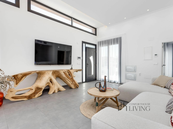 4-bedroom Villa In Torrevieja, Spain (310 M²)