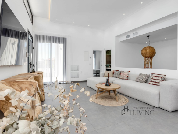 4-bedroom Villa In Torrevieja, Spain (310 M²)