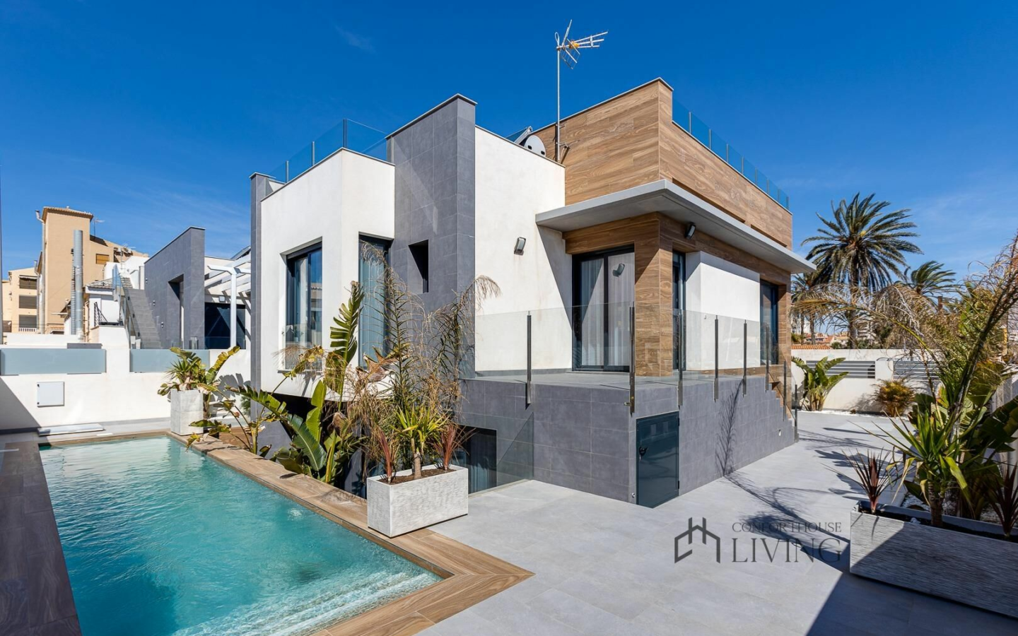 4-bedroom Villa In Torrevieja, Spain (310 M²)