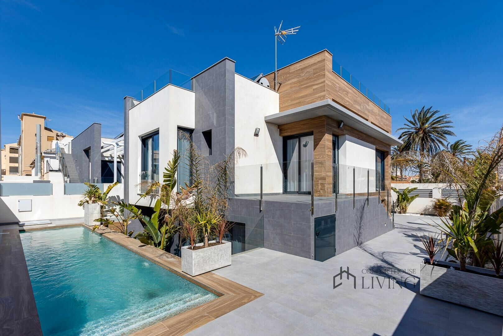 4-bedroom Villa In Torrevieja, Spain (310 M²)