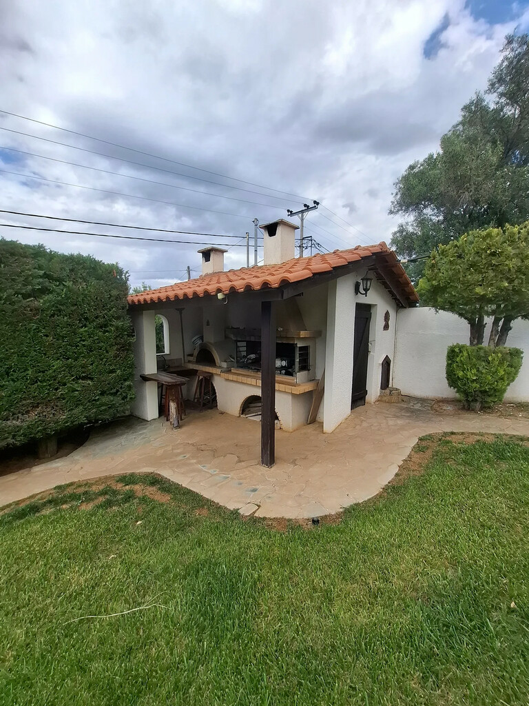 2-bedroom Detached House In Com. Skalas Oropou, Greece (165 M²)