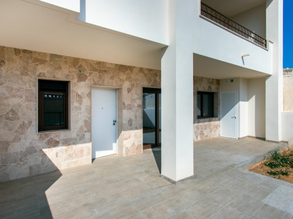 3-bedroom Bungalow In Hondón De Las Nieves, Spain (120 M²)