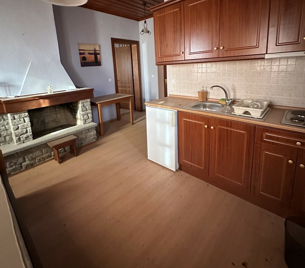 Hotel In Konitsa, Greece (310 M²)