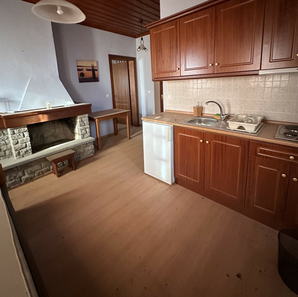 Hotel In Konitsa, Greece (310 M²)