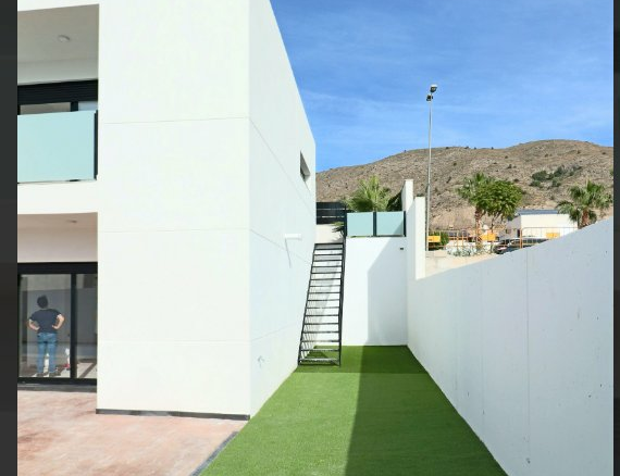 3-bedroom Villa In Fortuna, Spain (160 M²)