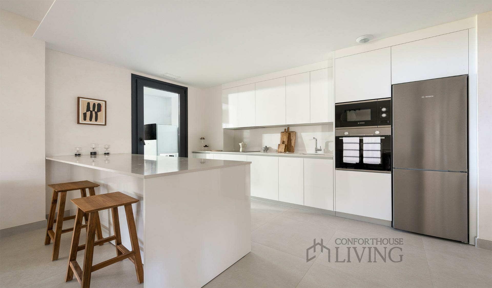 2-bedroom Flat In Marbella, Spain (131 M²)