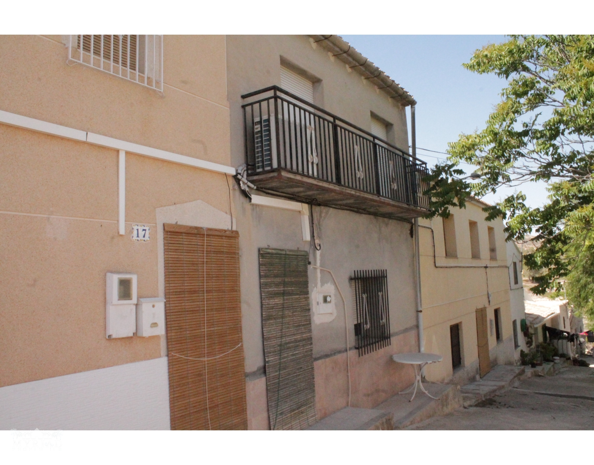 4-bedroom Townhouse In Yecla, Spain (138 M²)