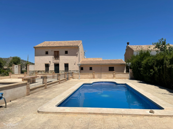 5-bedroom Country House In Raspay, Spain (273 M²)