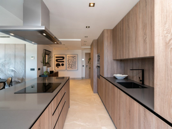 3-bedroom Apartment In Istan, Spain (109 M²)
